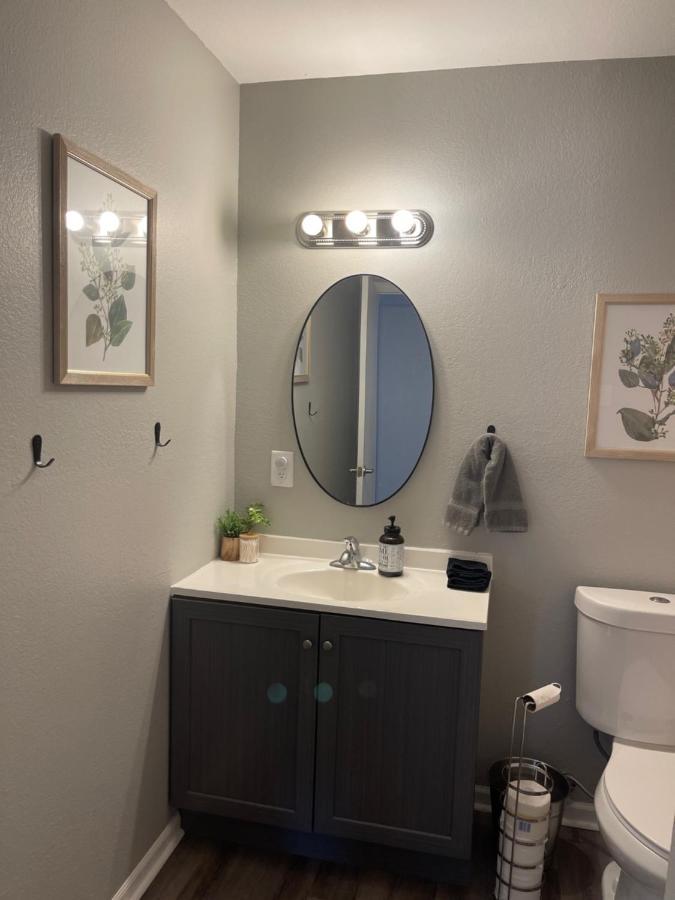 The Deannie Apt #6 - Simple And Homey 2Bd W/ Wifi Hamilton ภายนอก รูปภาพ